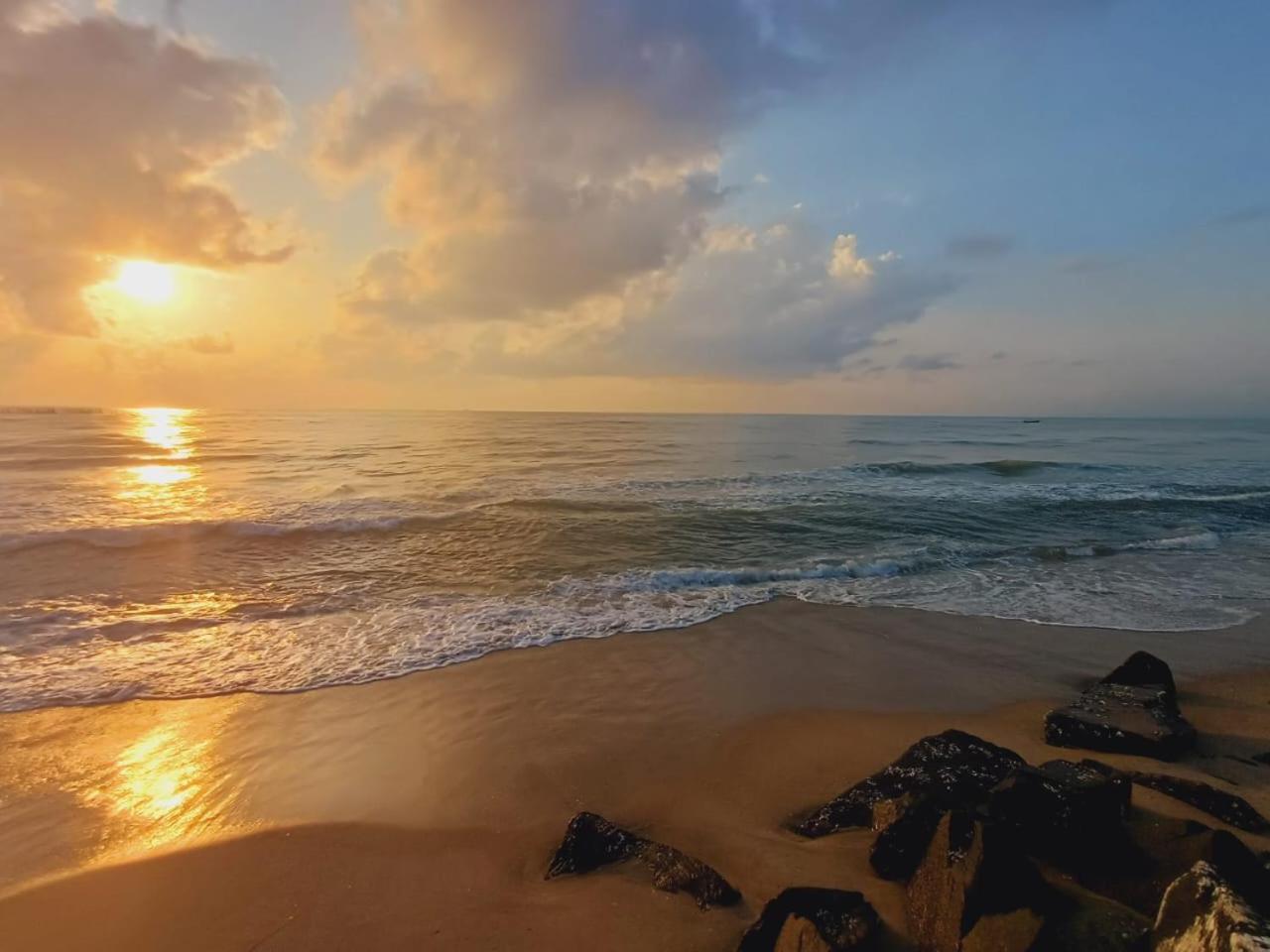 Dream Promenade Beach View 蓬蒂切里 外观 照片